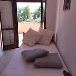 Sara *